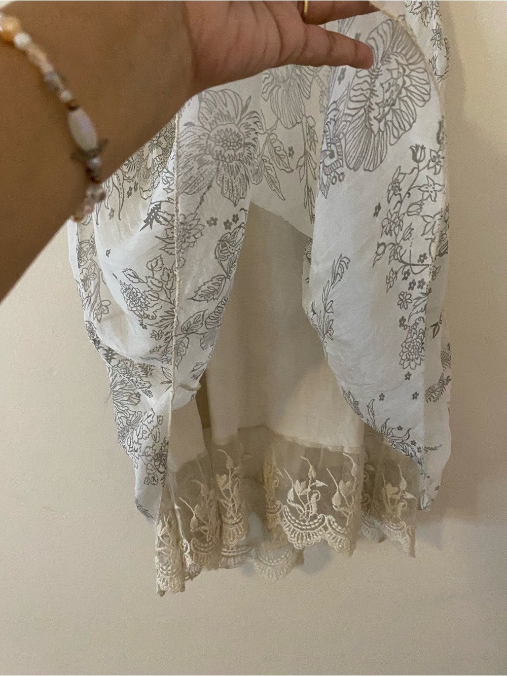 Via Signoria Made in Italy Silk sheer Floral Lace Hem Sleeveless Top - Cream - Picture 5 of 11